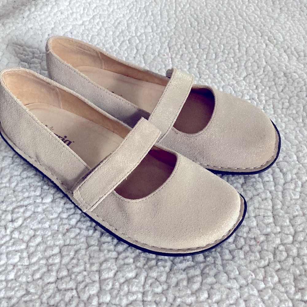 Algeria shoes